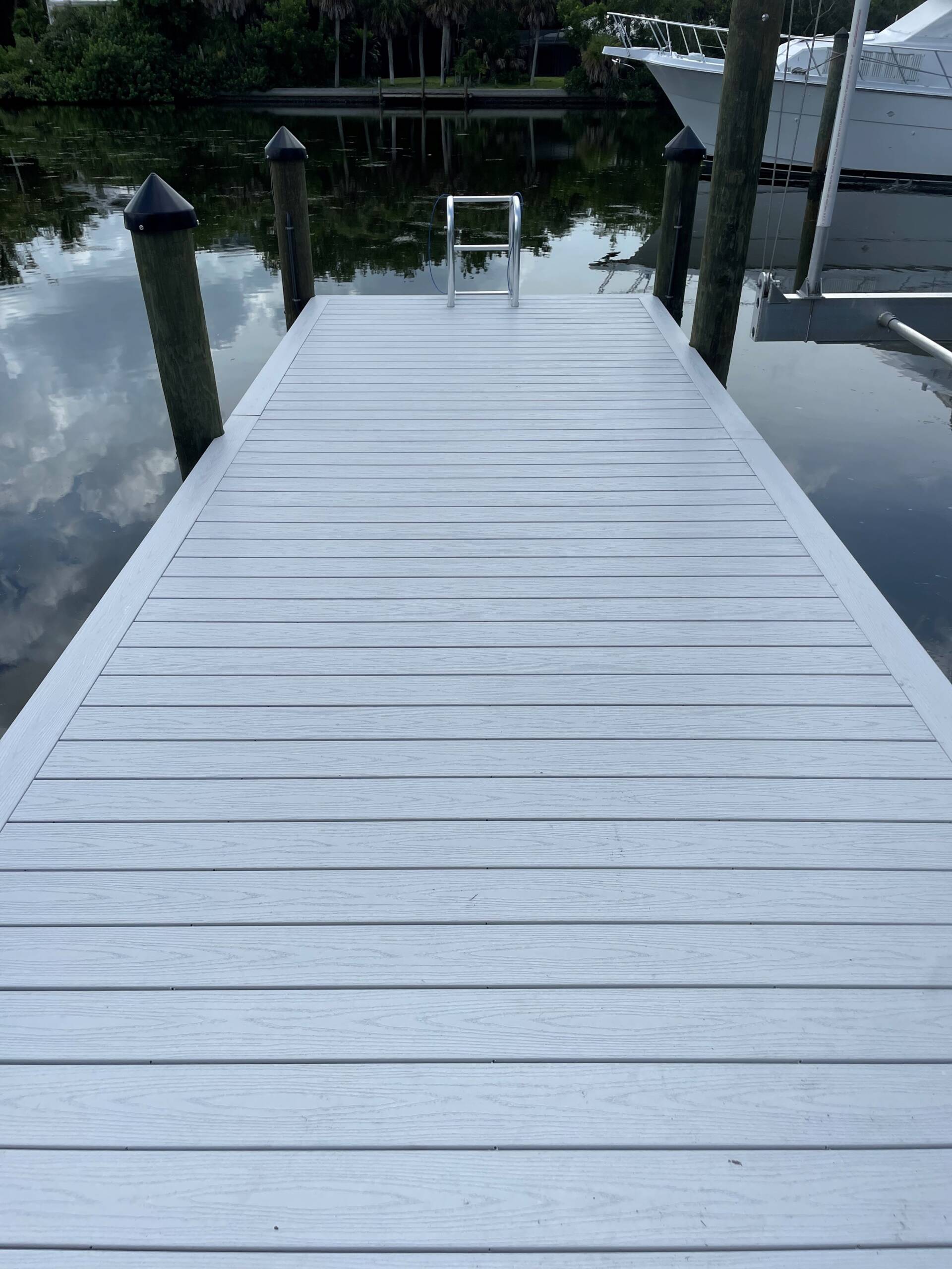 Custom Siesta Key Dock & 16,000-Lb Boat Lift