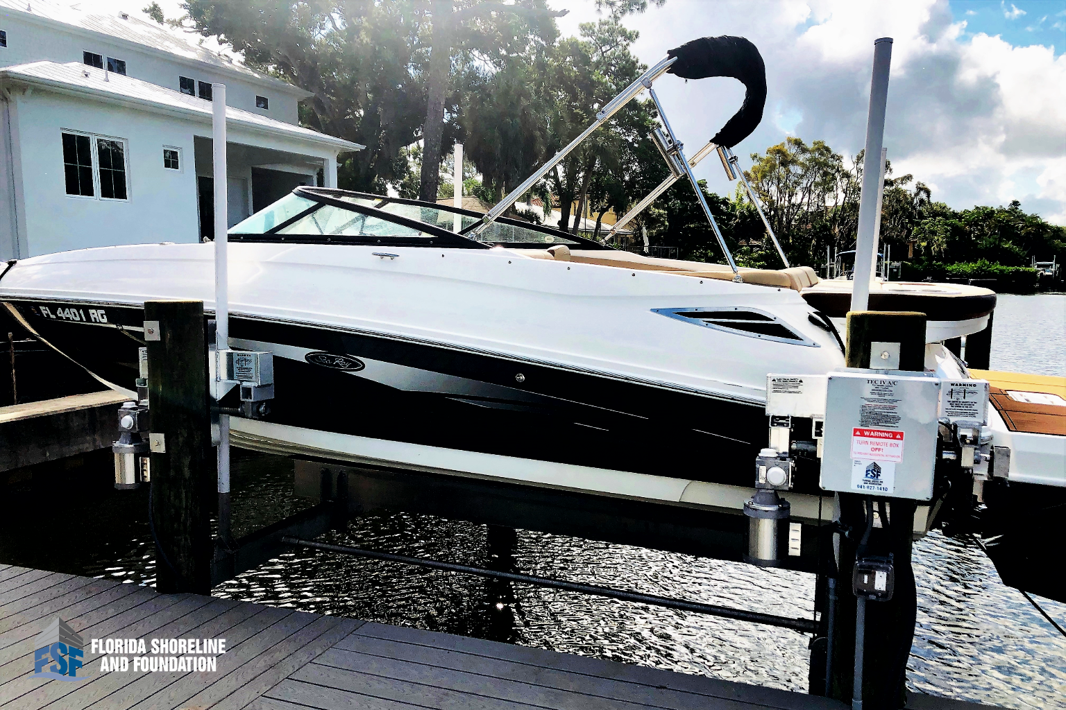Downtown Sarasota Dock & 10,000-Lb DECO Beamless Lift